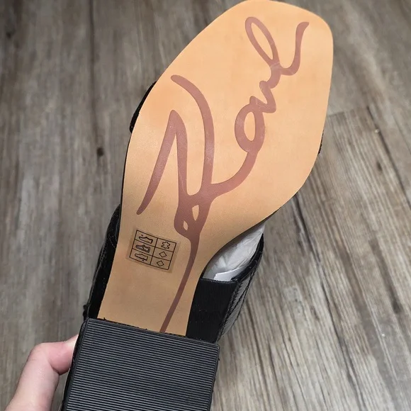 Karl Lagerfeld Sarina Quilted Open Toe Kitten Heeled Sandal - Picture 4 of 7